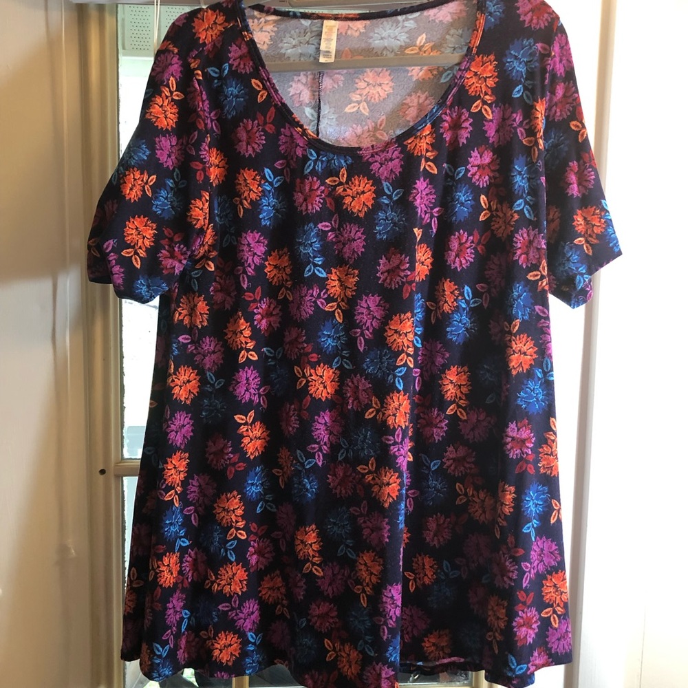 Floral perfect tee LuLaRoe